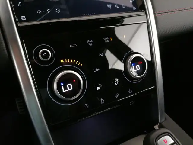 Land Rover Discovery Sport view 16