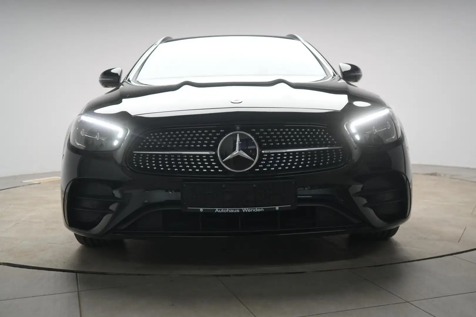 Mercedes-Benz E 220 d 4Matic T 9G-Tronic AMG Distronic/Kamera/ Schwarz - 2