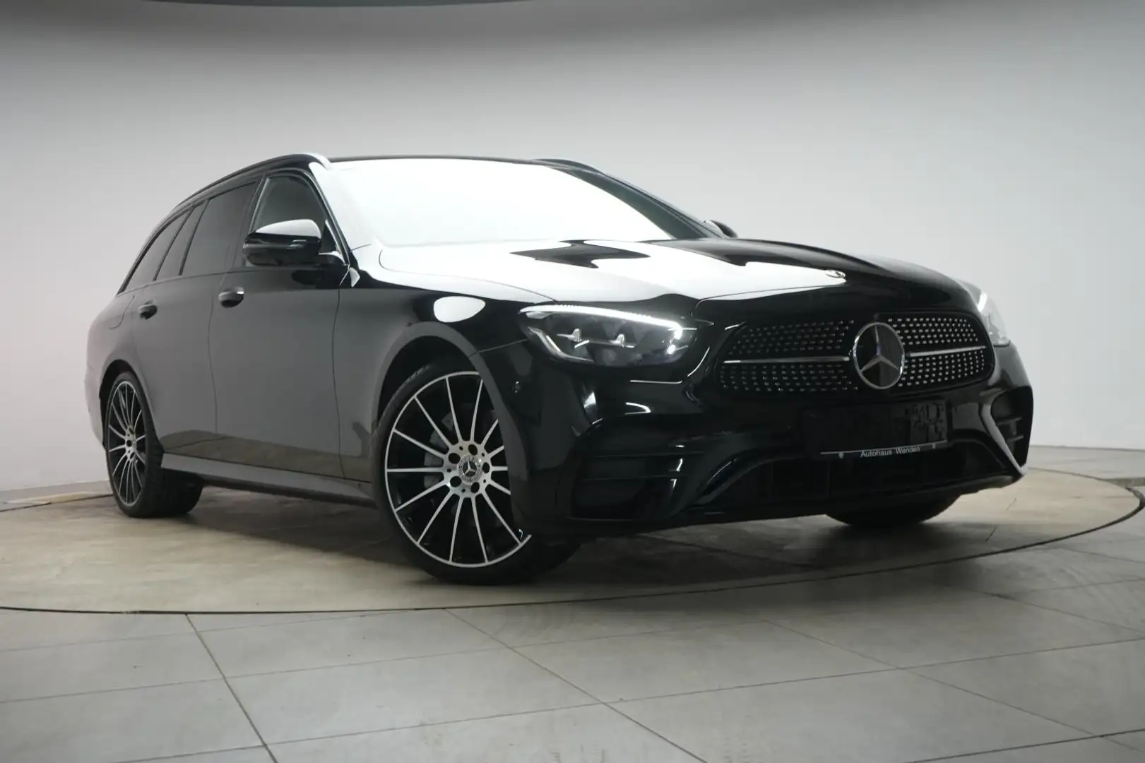 Mercedes-Benz E 220 d 4Matic T 9G-Tronic AMG Distronic/Kamera/ Schwarz - 1