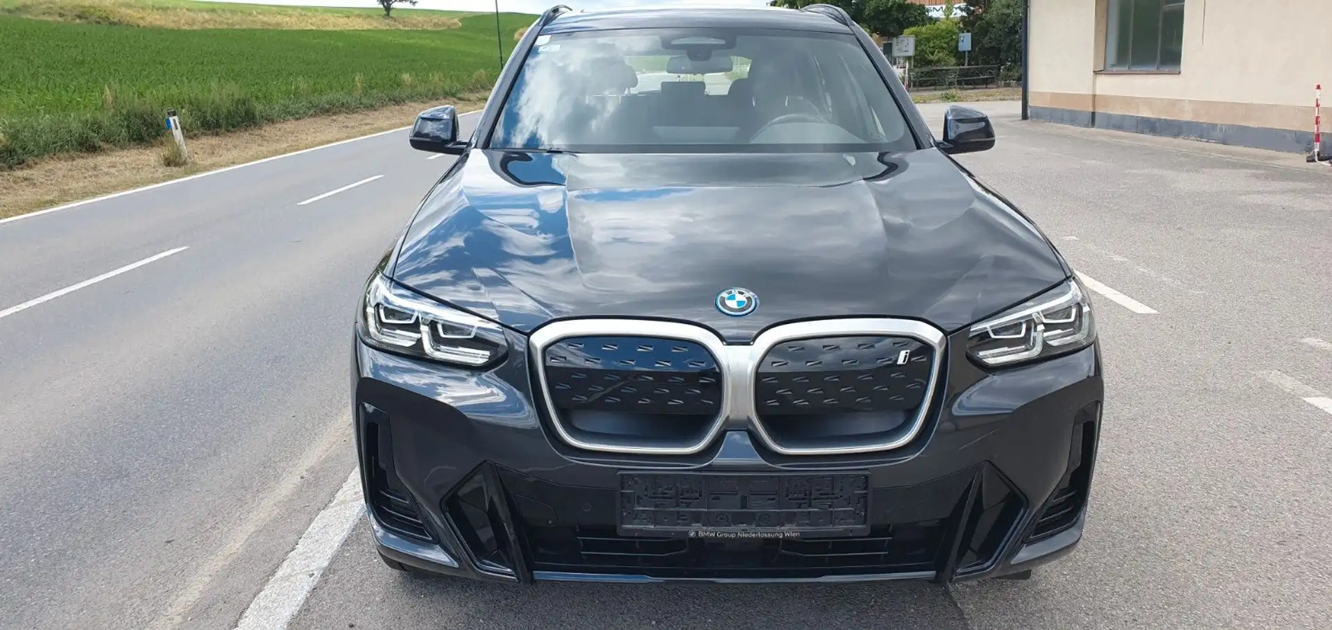 BMW iX3 M Sport/Pano/AHK/Leder, Garantie bis 08/26 Grau - 2