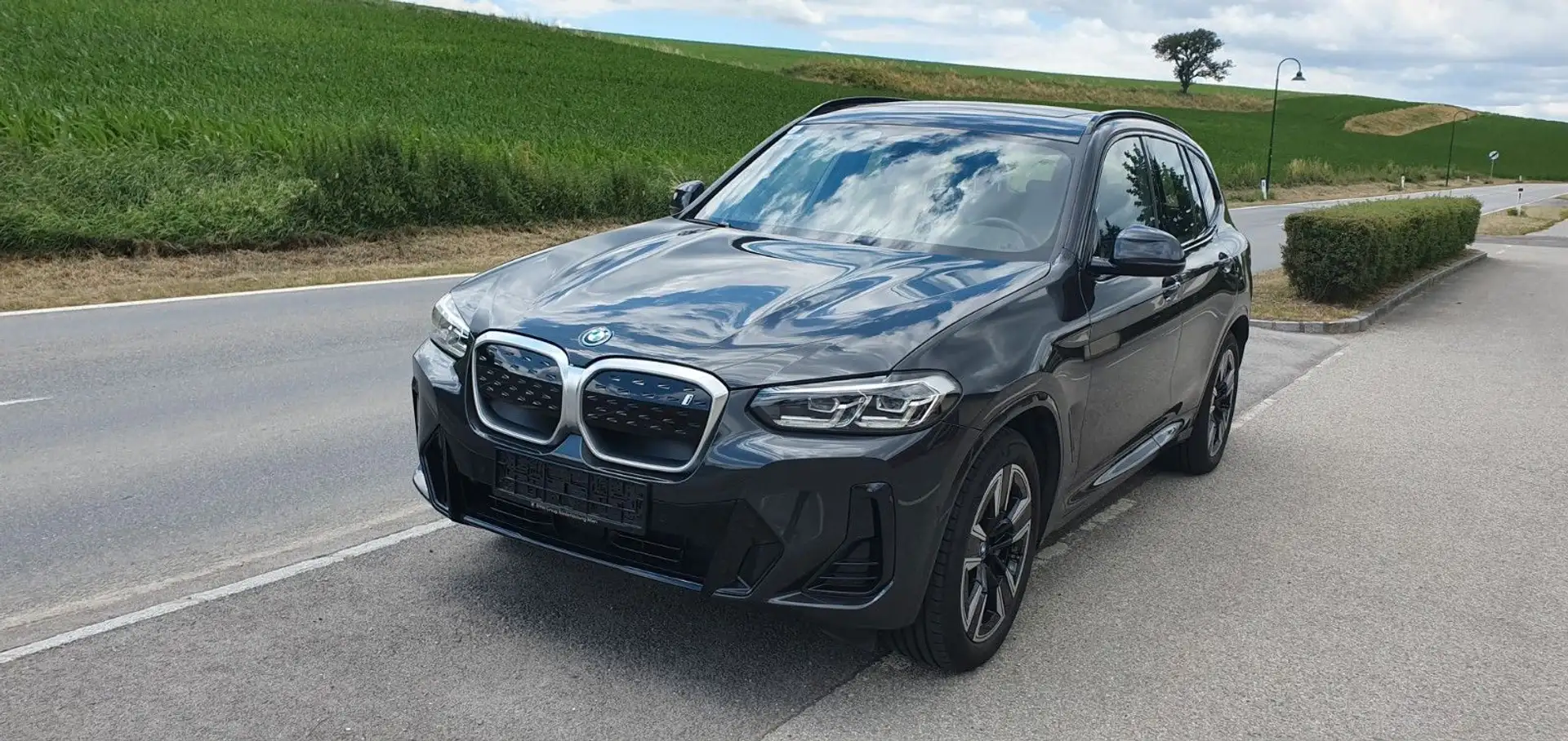 BMW iX3 M Sport/Pano/AHK/Leder, Garantie bis 08/26 Grau - 1