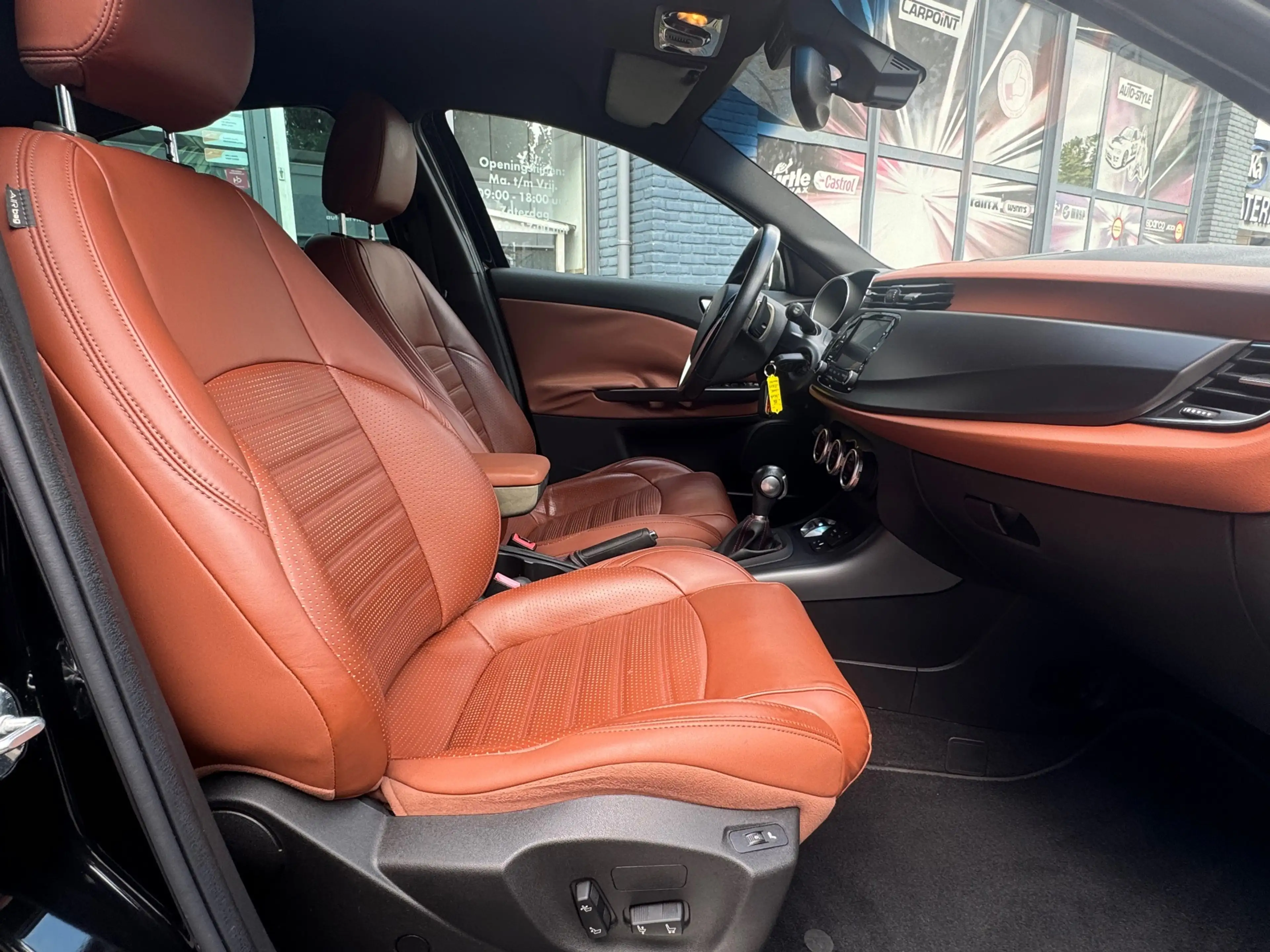Alfa Romeo Giulietta 1.4 T Exclusive | Clima | Cruise | Navi | Leer | A — photo 13