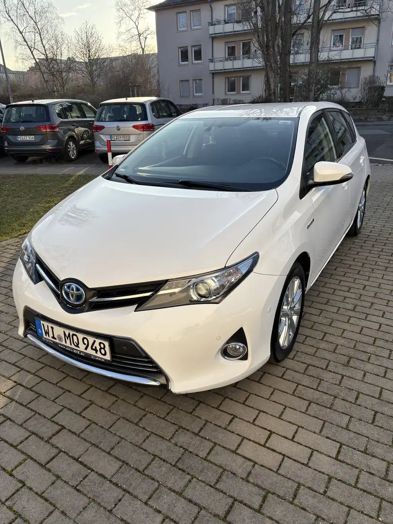 Toyota Auris 1.8 VVT-i Hybrid Automatik Edition - 1