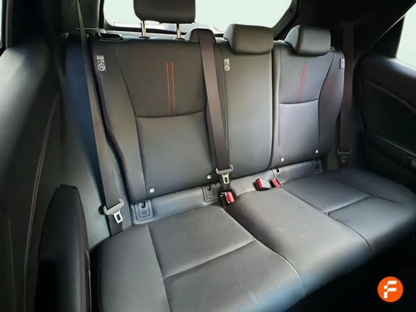 Lexus LBX 1.5 136cv HEV Emotion+ Blanc - 2