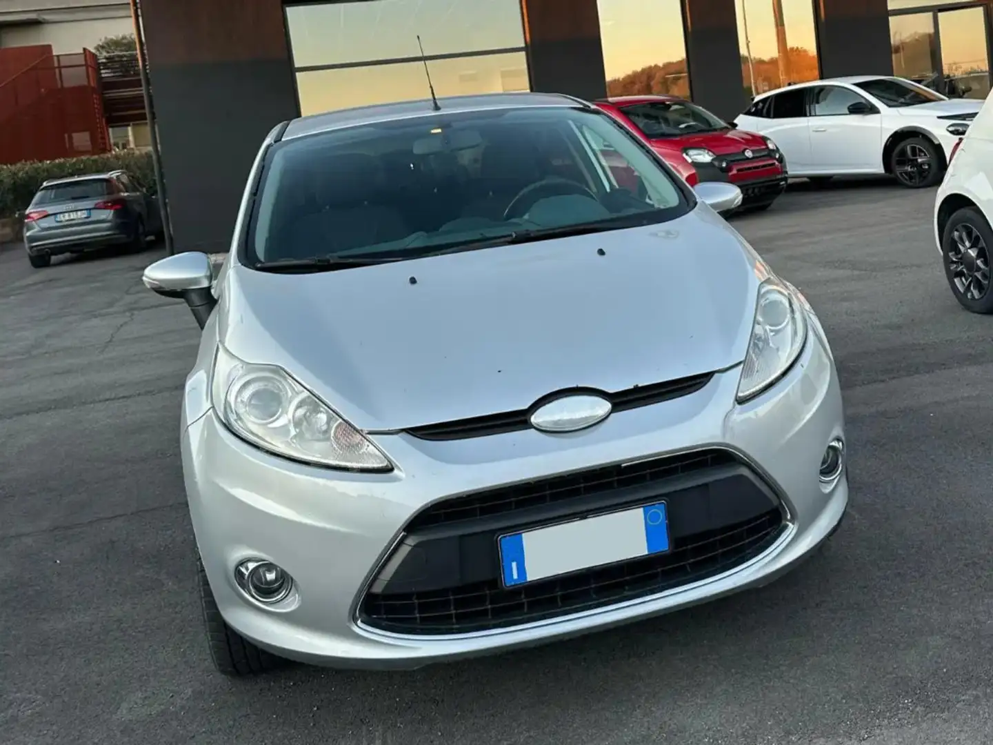 Ford Fiesta Fiesta 5p 1.4 tdci + Grau - 1