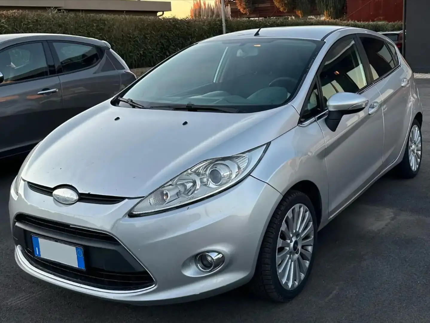 Ford Fiesta Fiesta 5p 1.4 tdci + Grau - 2