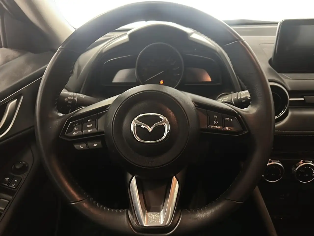 Mazda CX-3 снимка Mazda CX-3