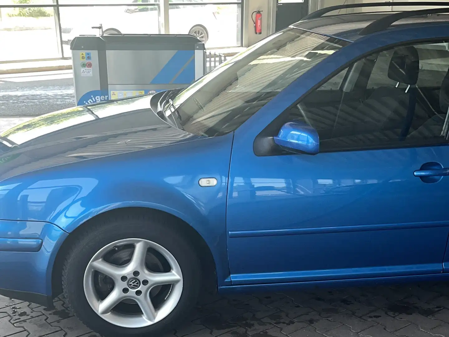 Volkswagen Bora Bora Variant 2.3 V5 Trendline Blue - 2