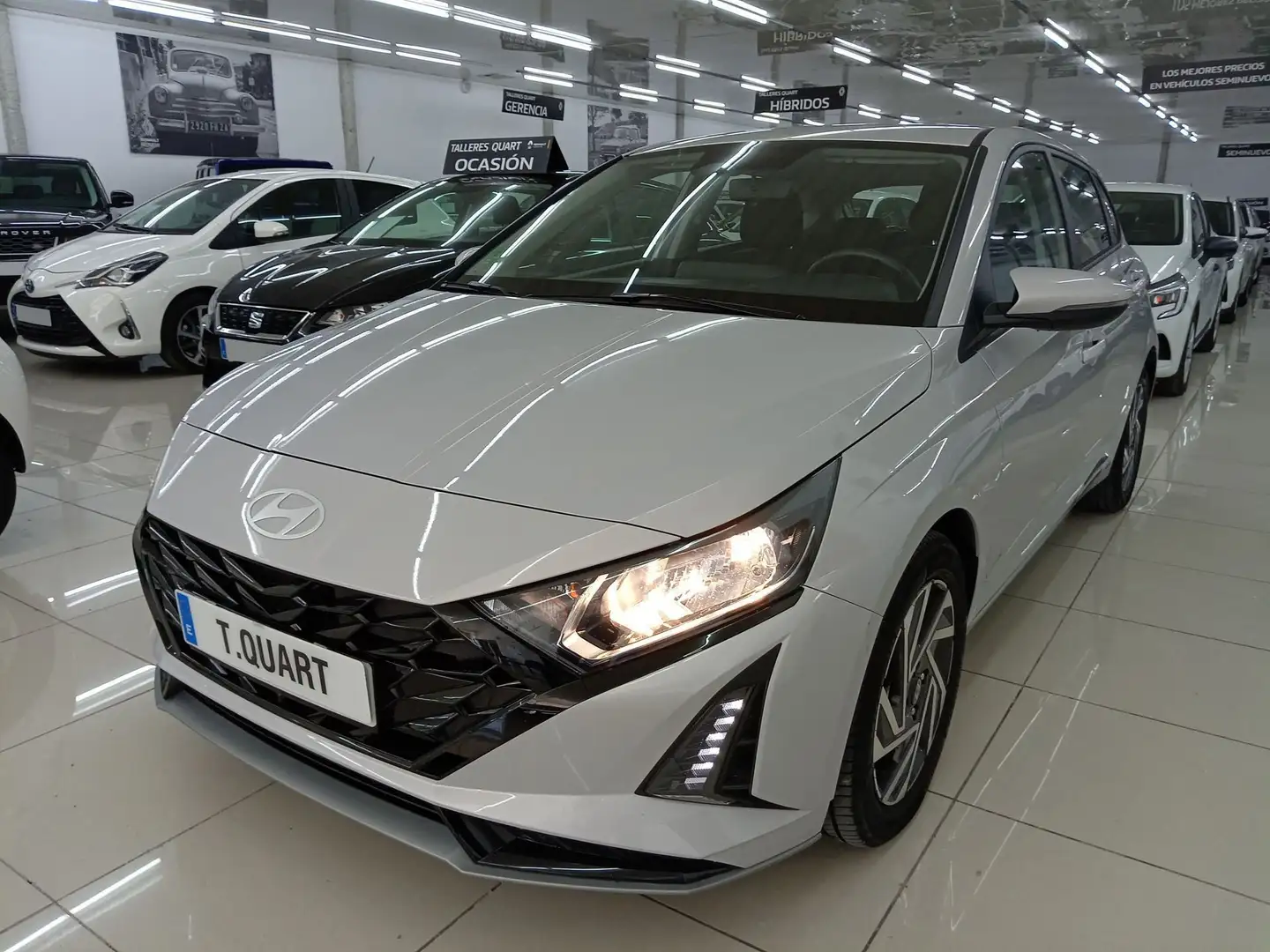 Hyundai i20 1.0 TGDI Klass 100 Gris - 2
