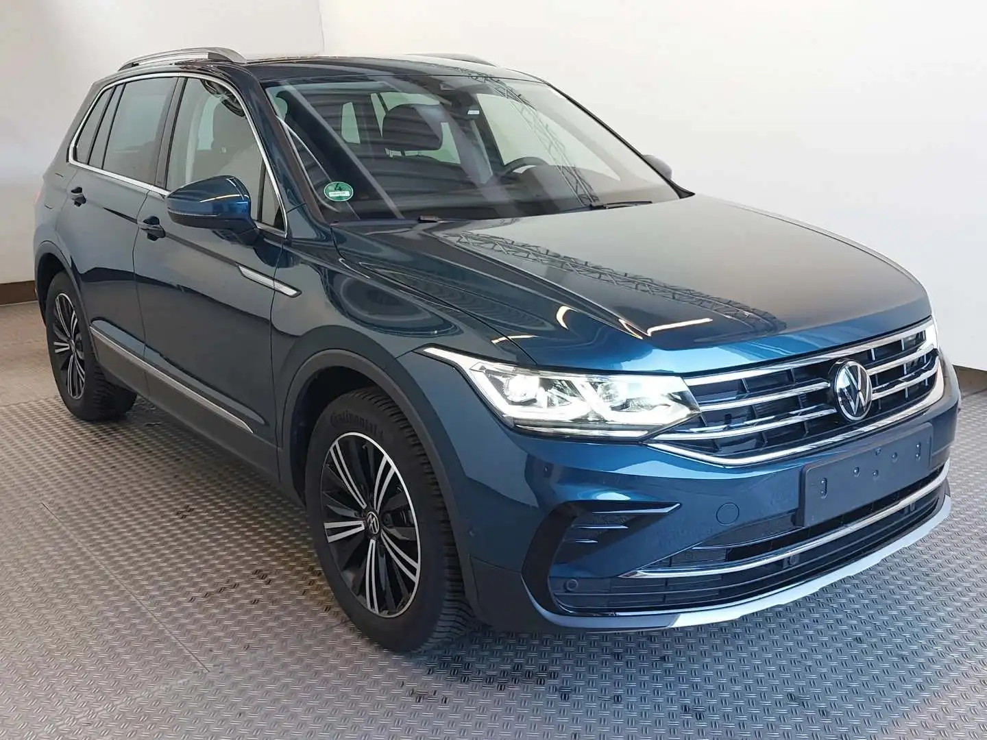 Volkswagen Tiguan Elegance Blau - 2