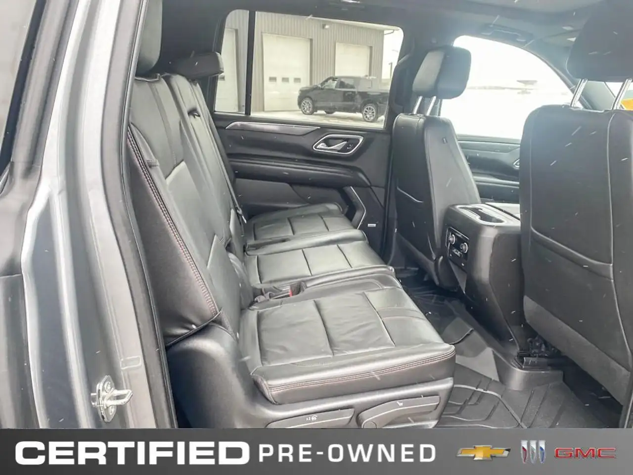 Chevrolet Suburban снимка Chevrolet Suburban
