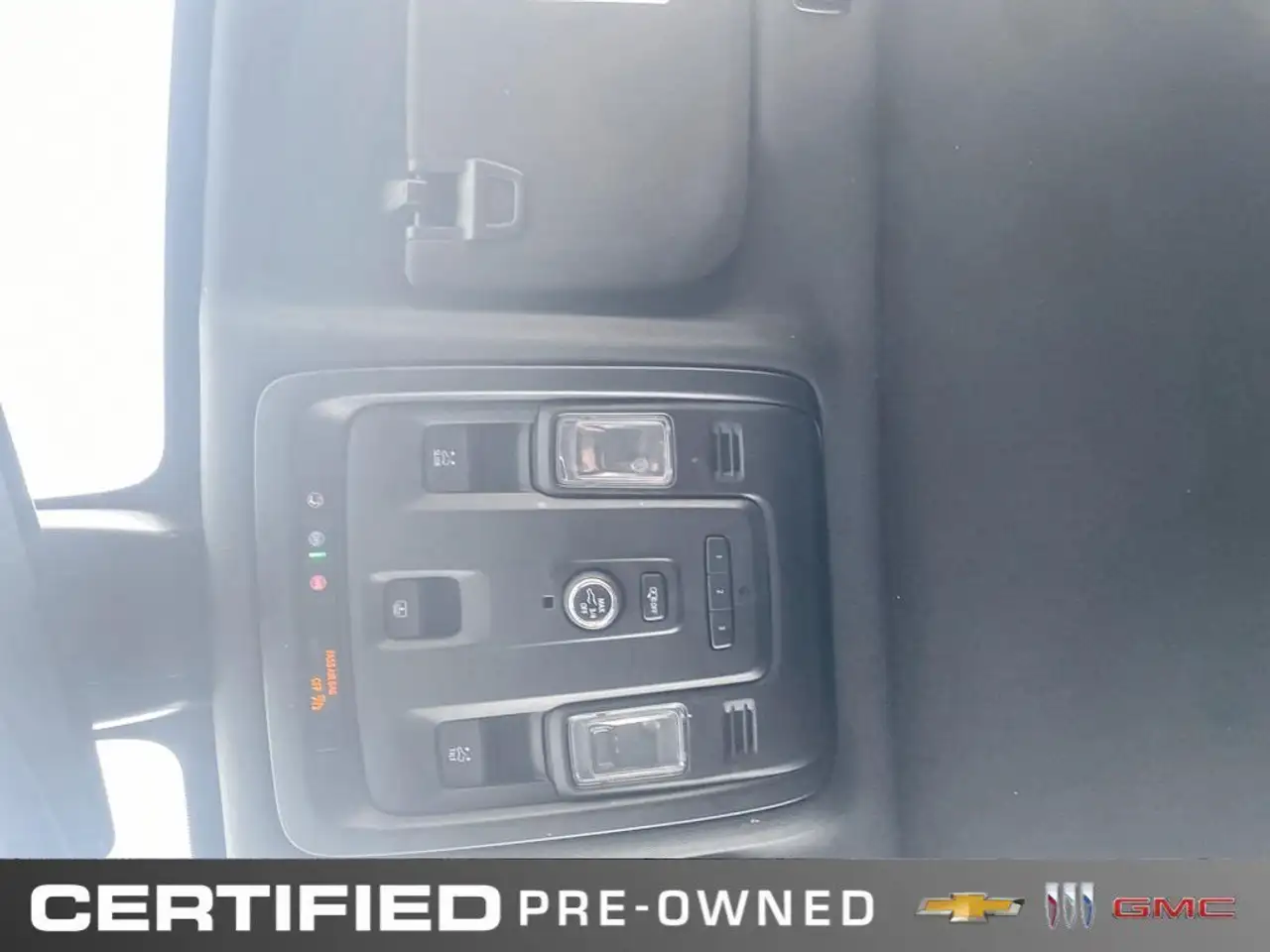 Chevrolet Suburban снимка Chevrolet Suburban