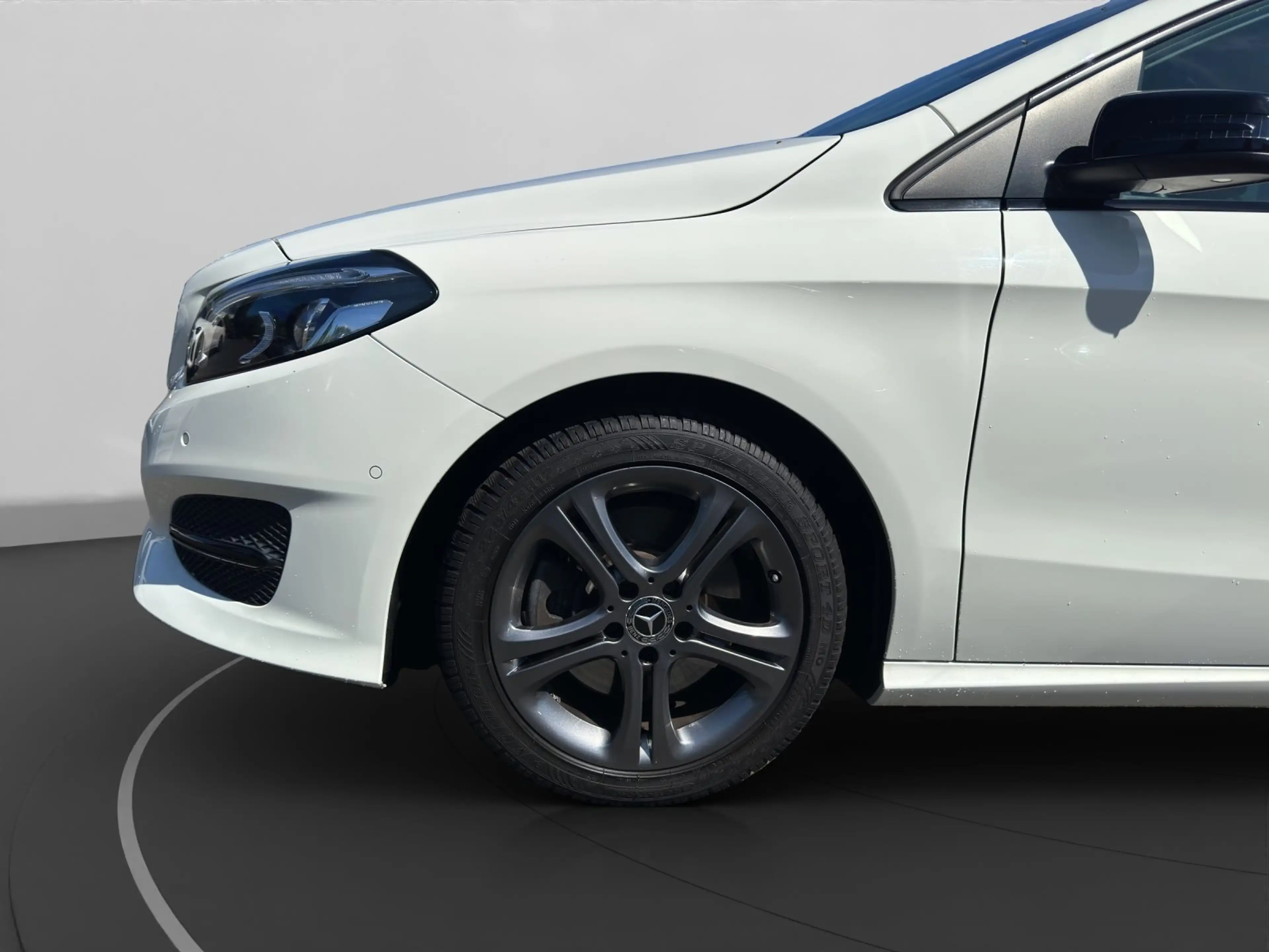 Mercedes-Benz B 250 Urban LED RFK — photo 14