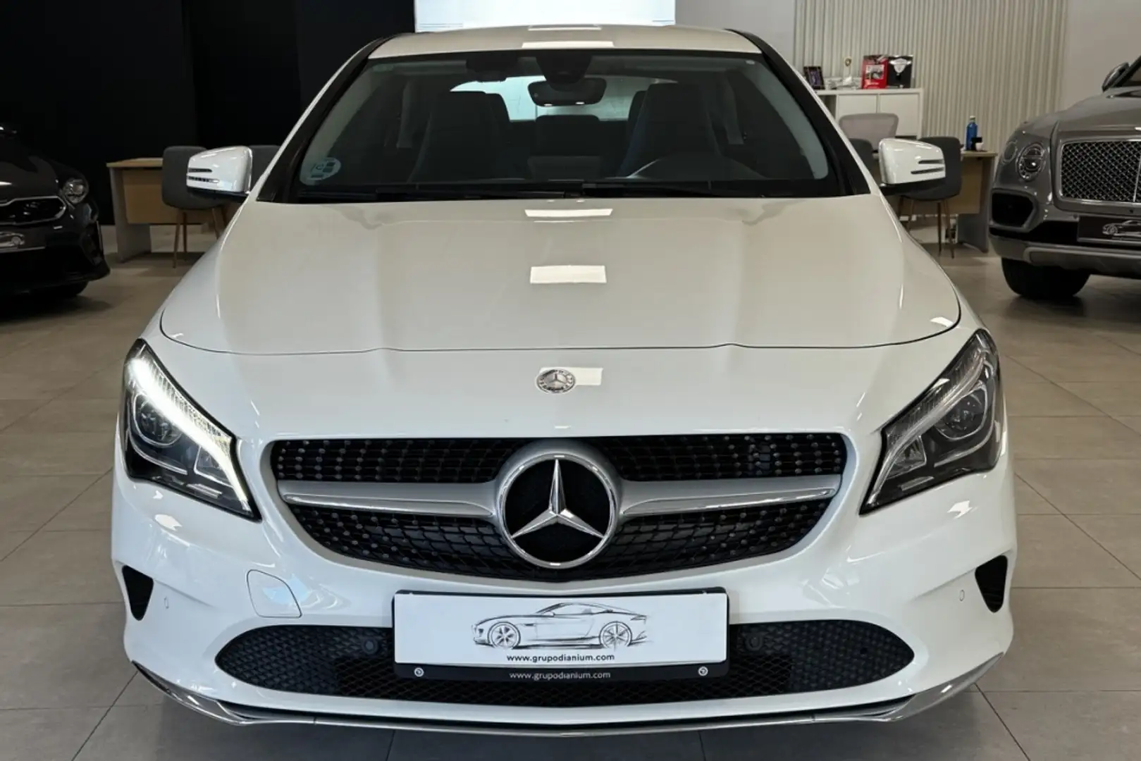Mercedes-Benz CLA 200 Urban 7G-DCT Blanco - 2