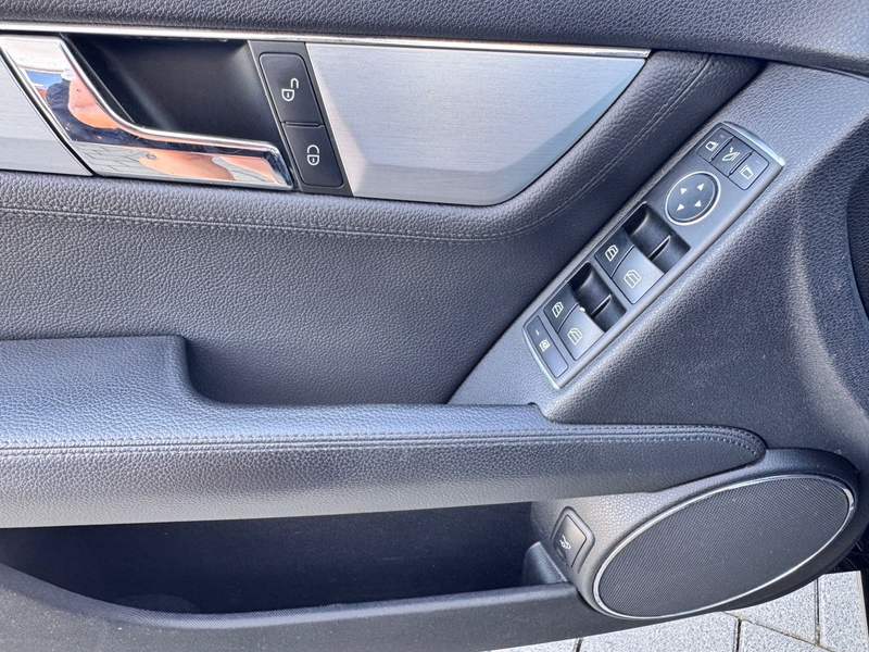 Mercedes-Benz C 250 *AVANTGARDE*4M*TEMP*NAVI*PDC*SHZ*KLIMA*LEDE — photo 17