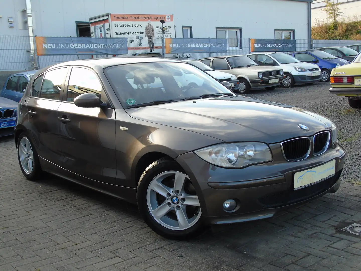BMW 118 2 HAND*KEIN TÜV*FAHRBEREIT*DEN TEXT LESEN BITTE Brun - 1