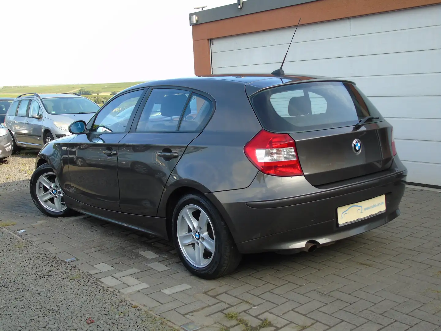 BMW 118 TEILLEDER*2 HAND*KLIMA*ABS*GEPFLEGT*FAHRBEREIT Kahverengi - 1