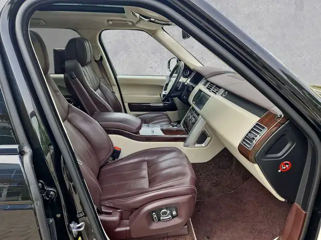 Land Rover Range Rover view 3