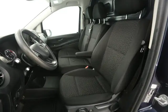 Mercedes-Benz Vito view 9