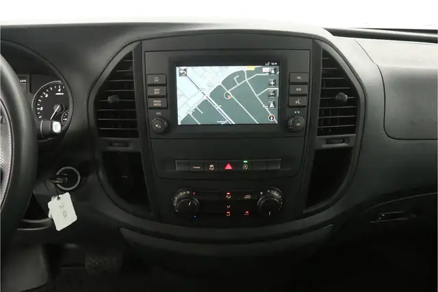 Mercedes-Benz Vito view 11