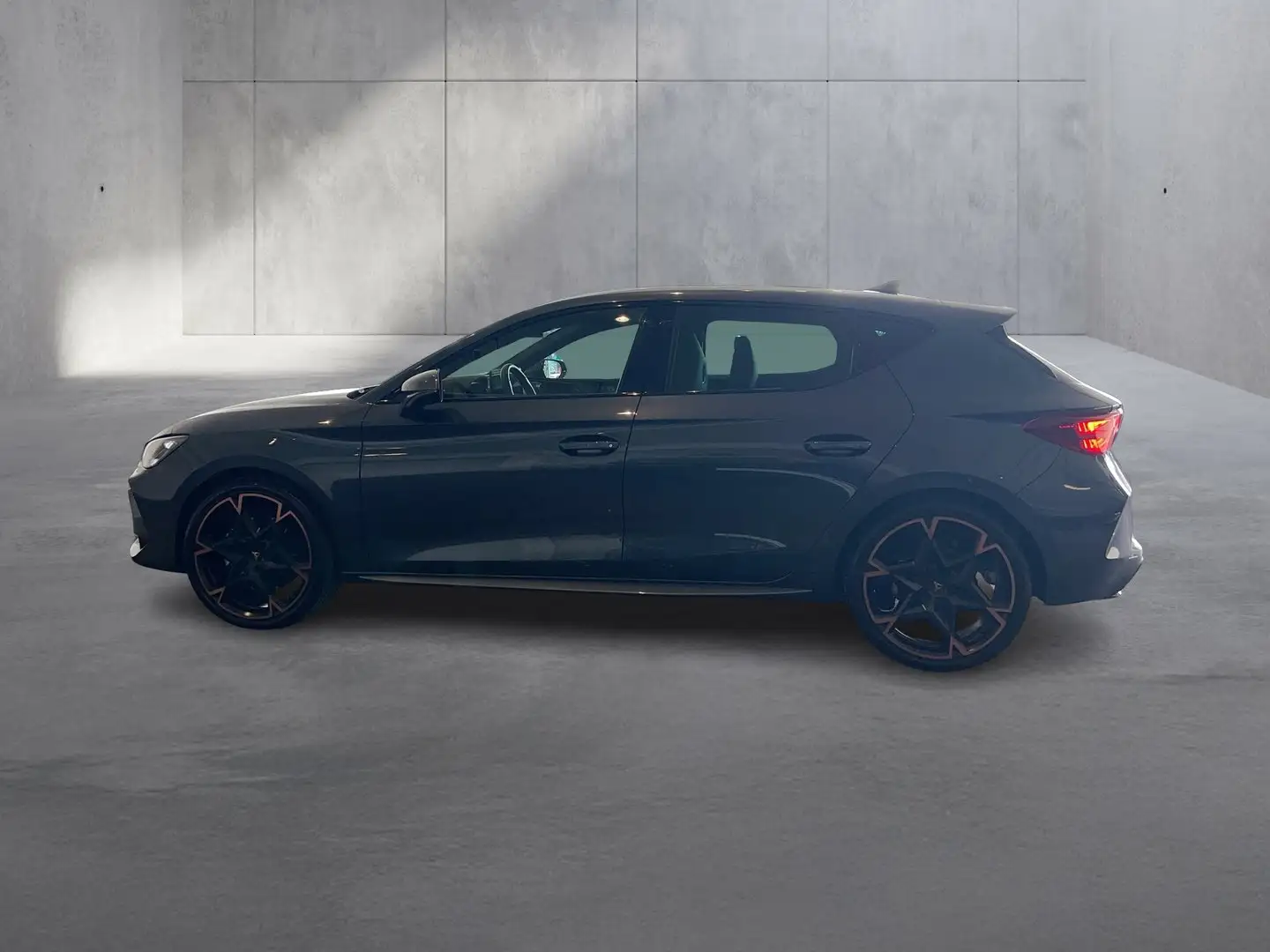 CUPRA Leon 1.5 eTSI DSG 150 PS ACT Gris - 2