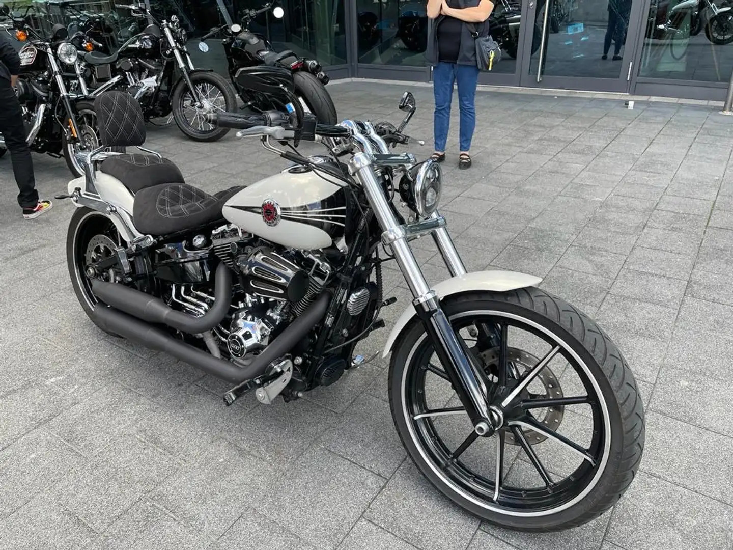 Harley-Davidson Breakout - 2
