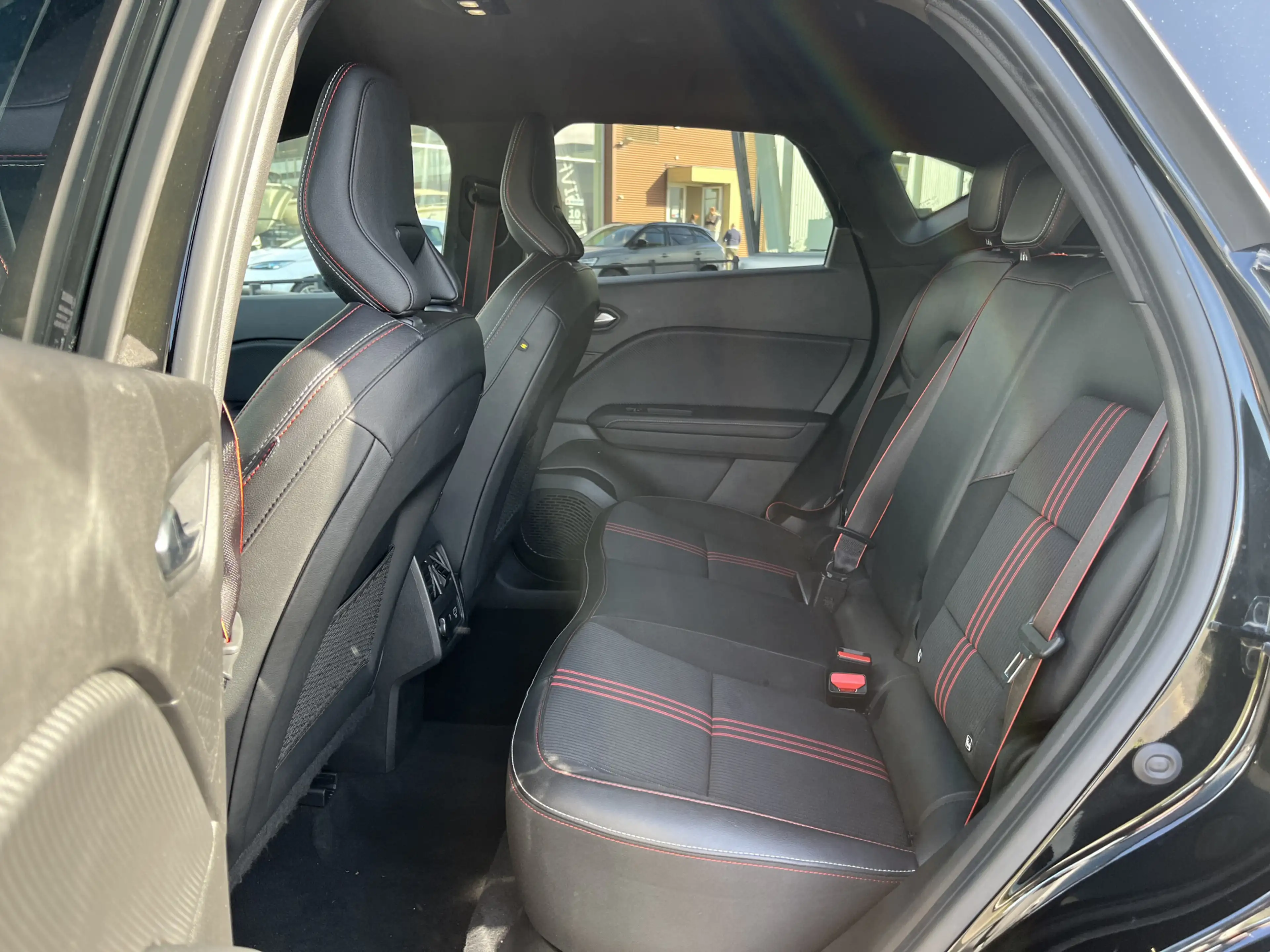 Renault Captur 1.6 E-Tech Hybrid 145PK R.S. Line / Camera / Parke — photo 13