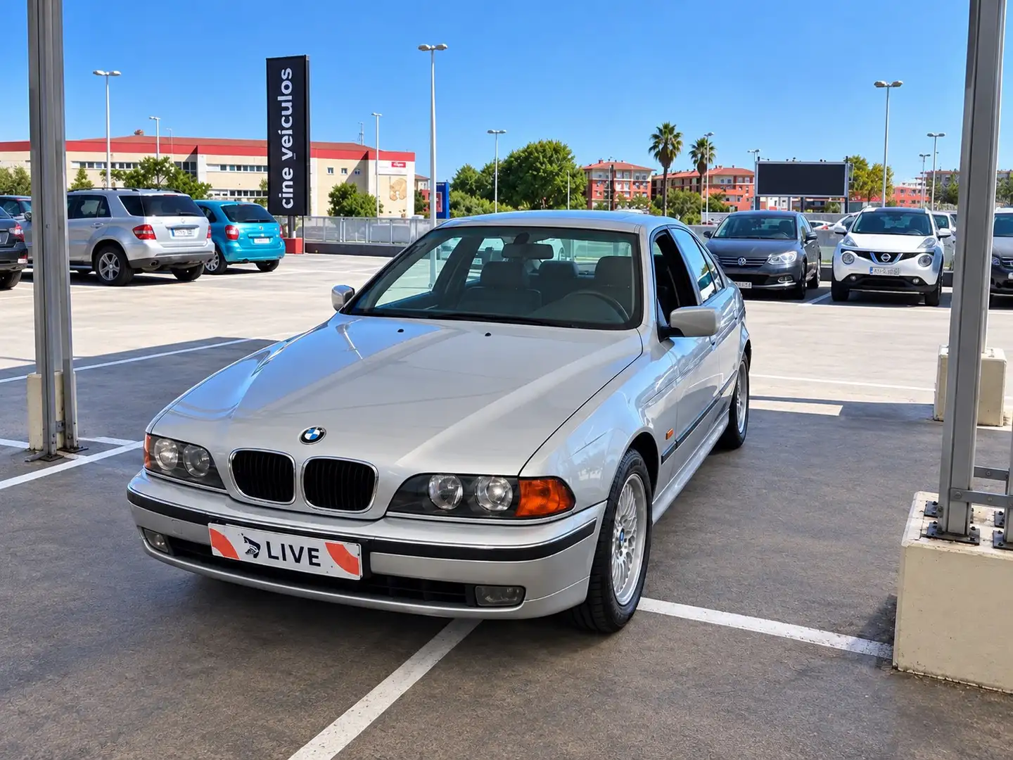 BMW 528 528iA - 2
