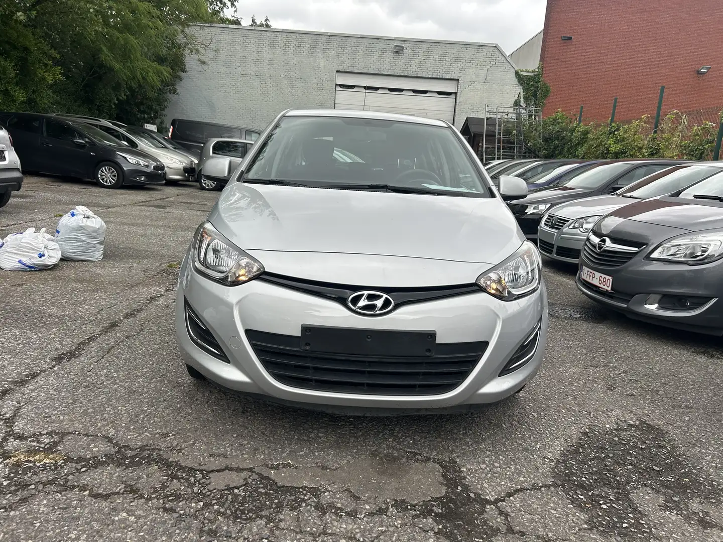 Hyundai i20 i20 1.2i Intro Edition 12 mois de garantie Argent - 2