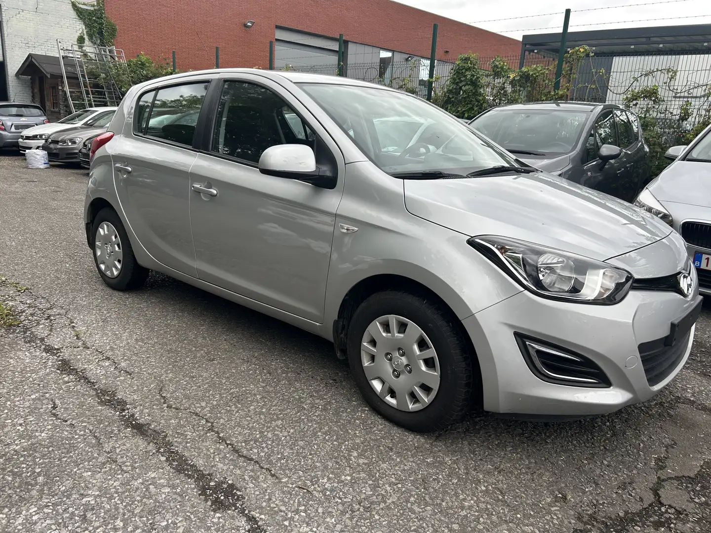 Hyundai i20 i20 1.2i Intro Edition 12 mois de garantie Argent - 1