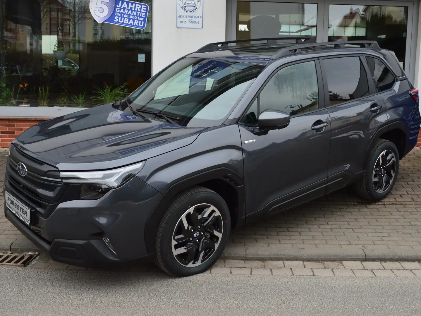 Subaru Forester 2.0ie Exclusive ***neues Modell 2025*** Grau - 1
