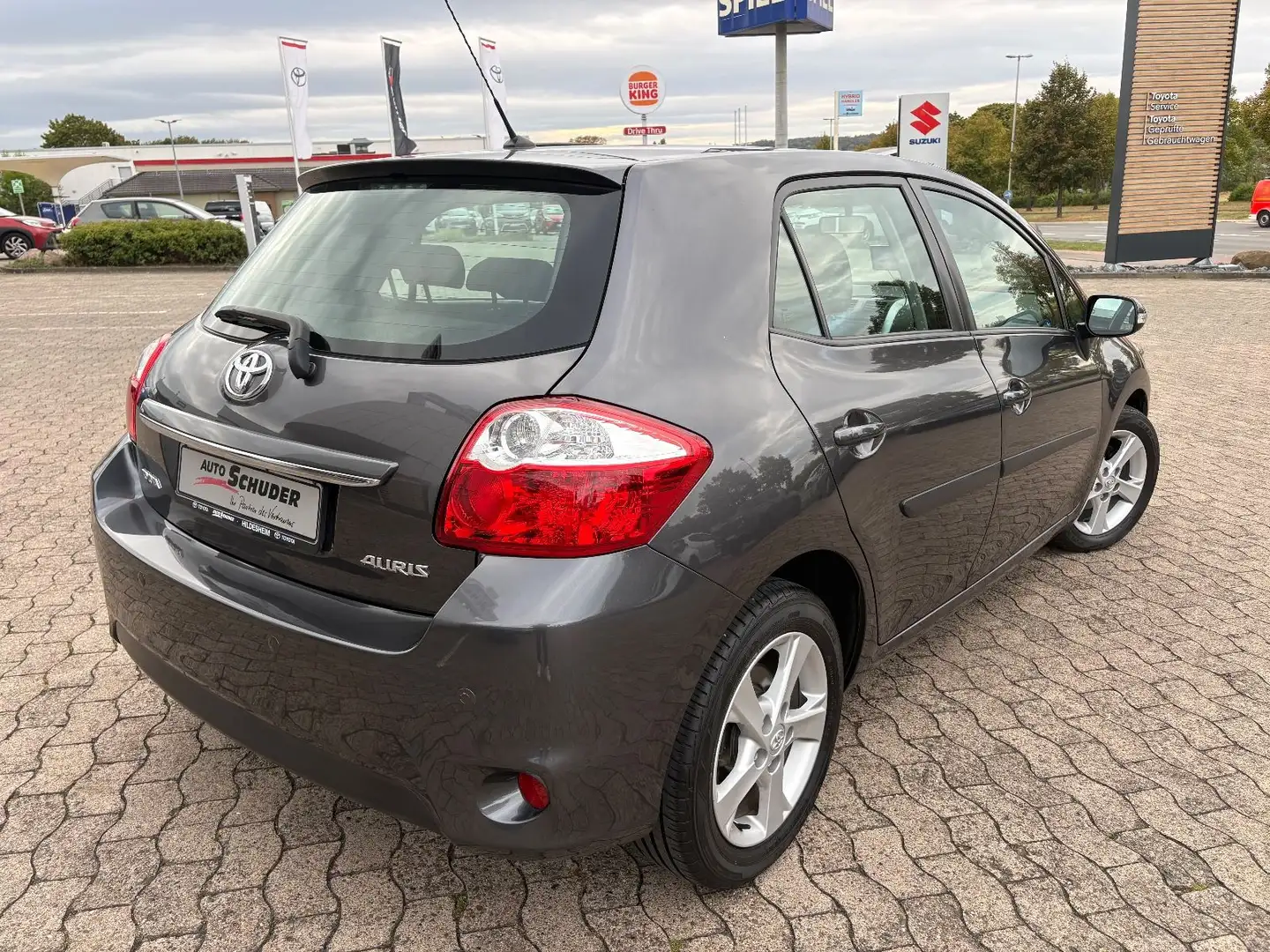 Toyota Auris Edition **KLIMAAUTOMATIK** Grau - 2