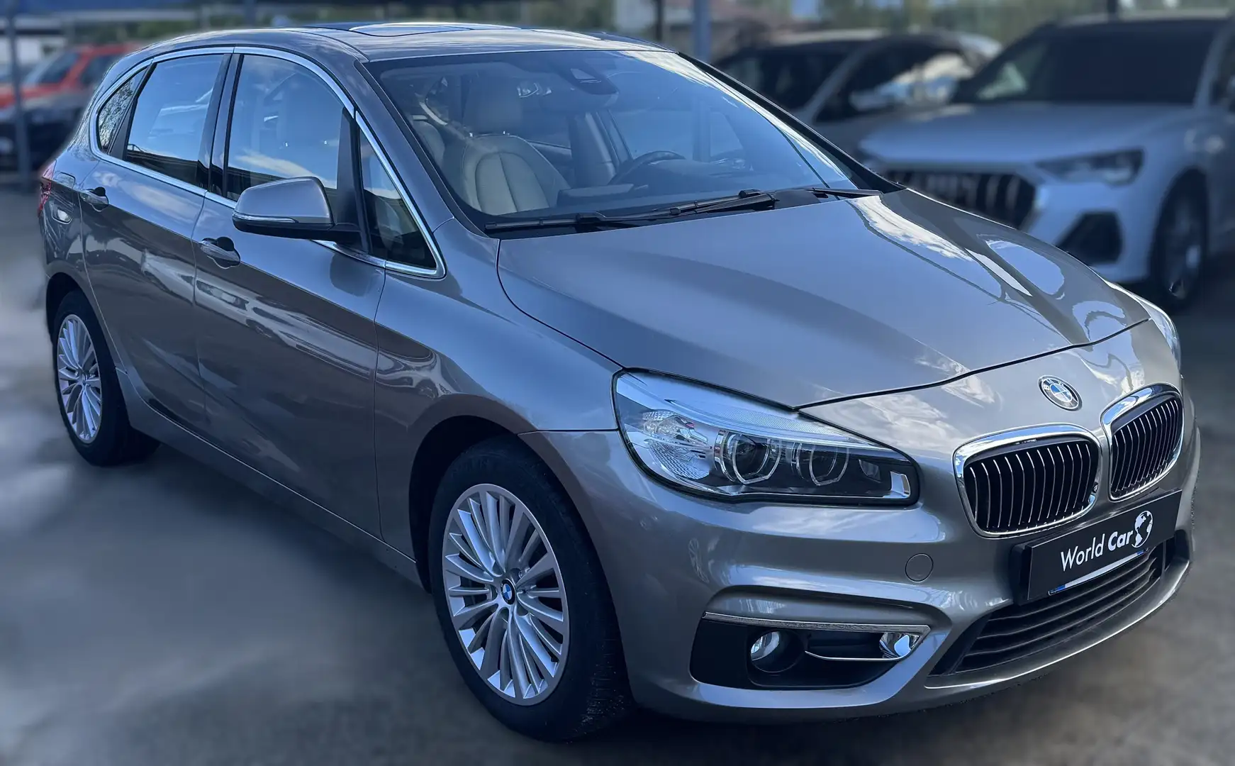 BMW 218 218d Active Tourer Luxury auto Or - 1