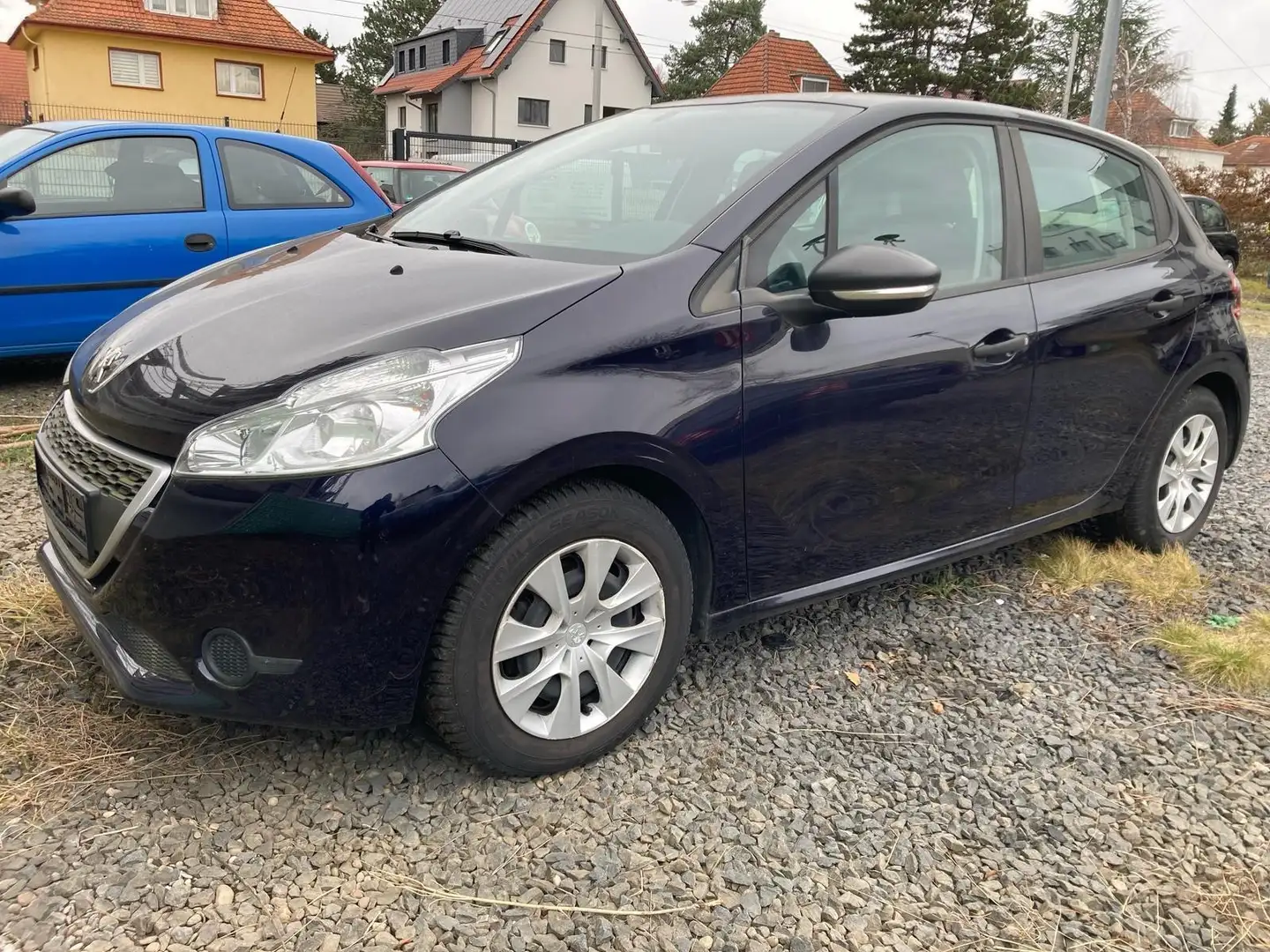 Peugeot 208 Tüv, Bremsen und Allwetterreifen neu Blau - 2