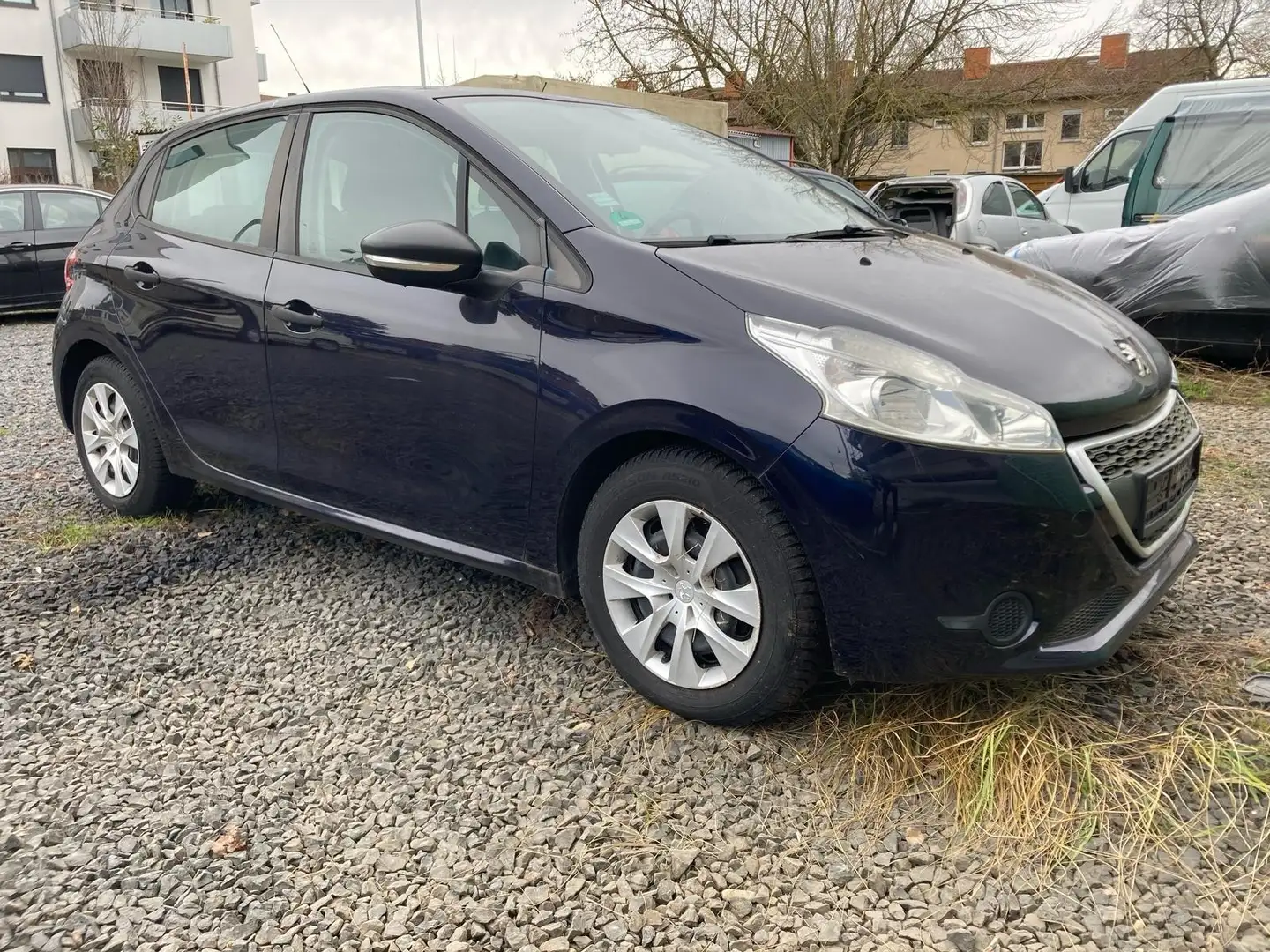 Peugeot 208 Tüv, Bremsen und Allwetterreifen neu Blau - 1