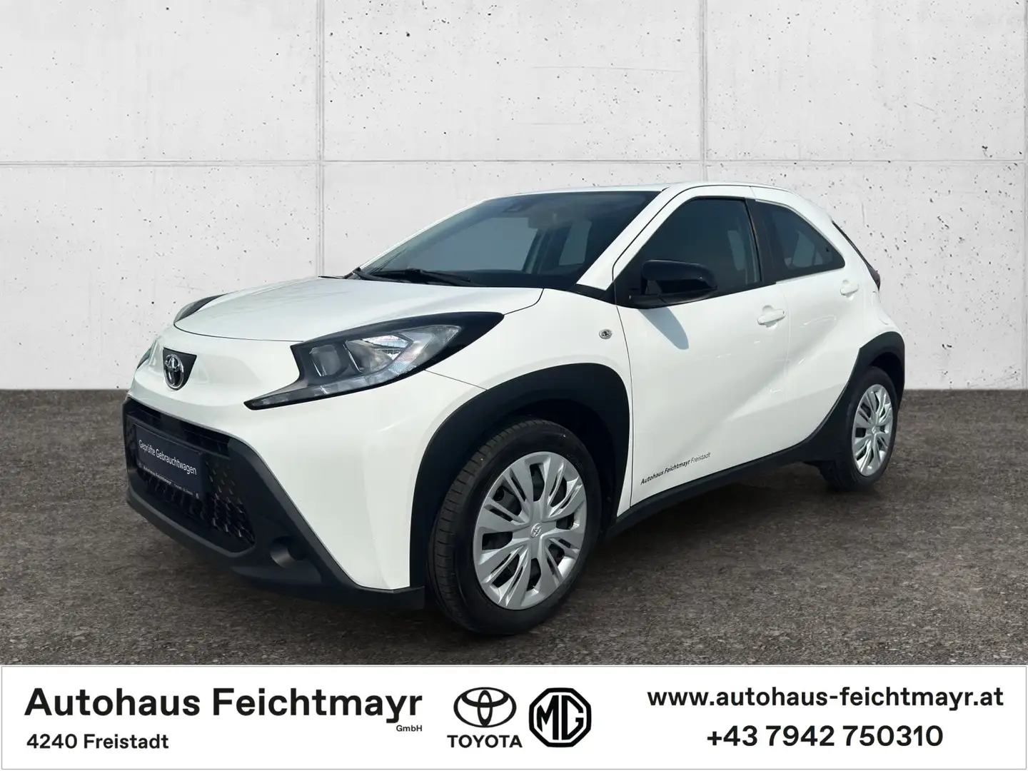 Toyota Aygo X 1,0 VVT-i X-Play Schalter 5t. Weiß - 1