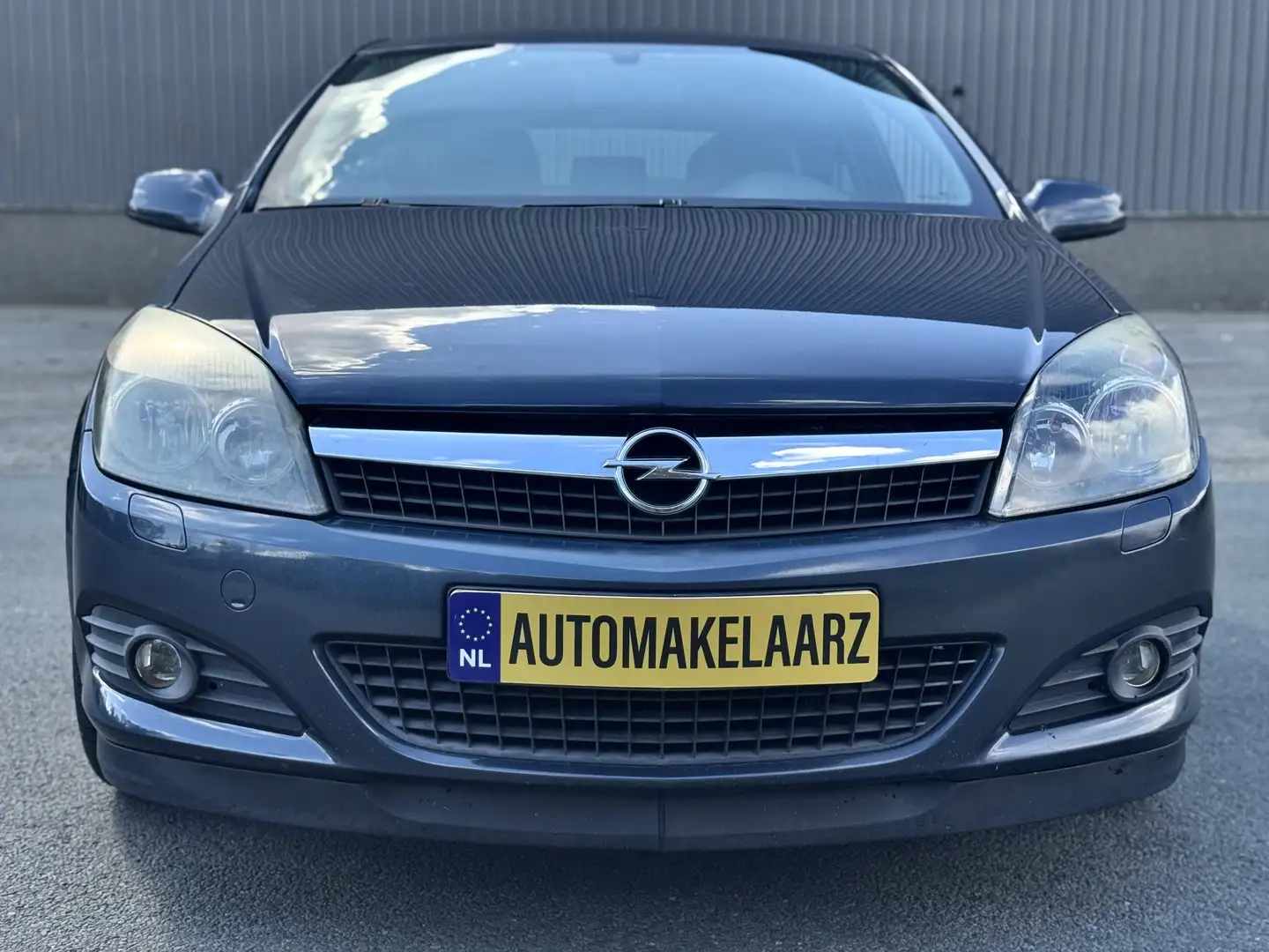 Opel Astra GTC 1.8 Business NAVI NAP OPC LINE 140PK LEDER Grau - 2