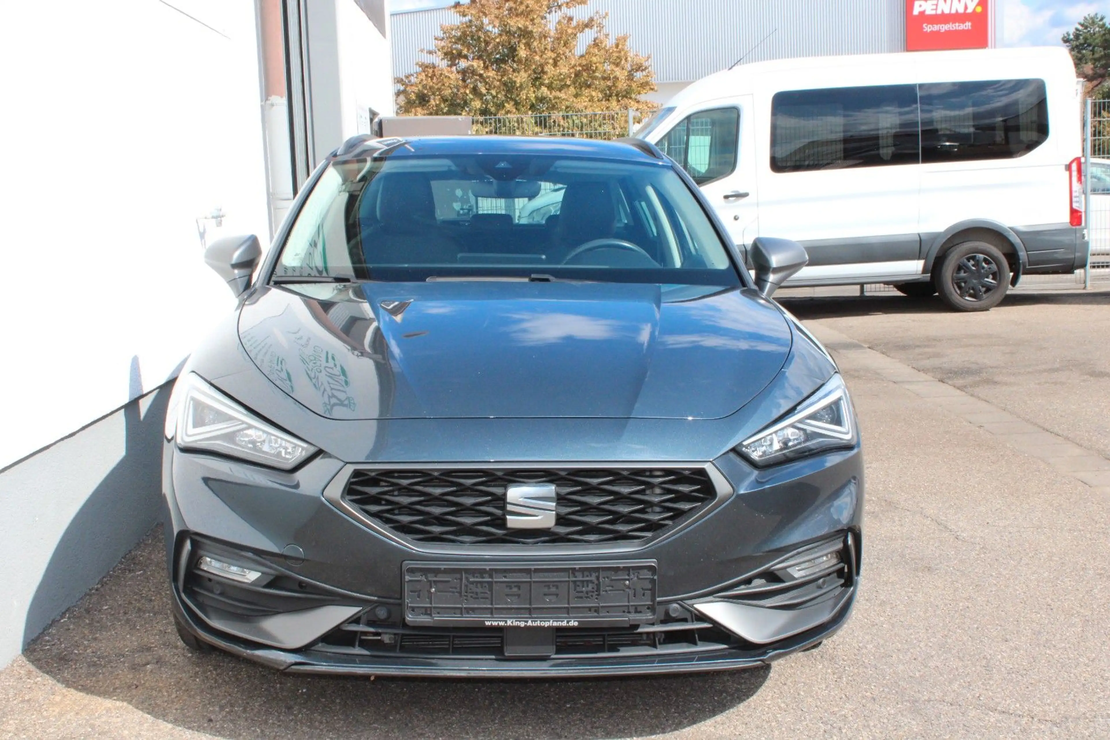 SEAT Leon 1.4 Sportstourer FR e-Hybrid Navi DSG PDC — photo 2