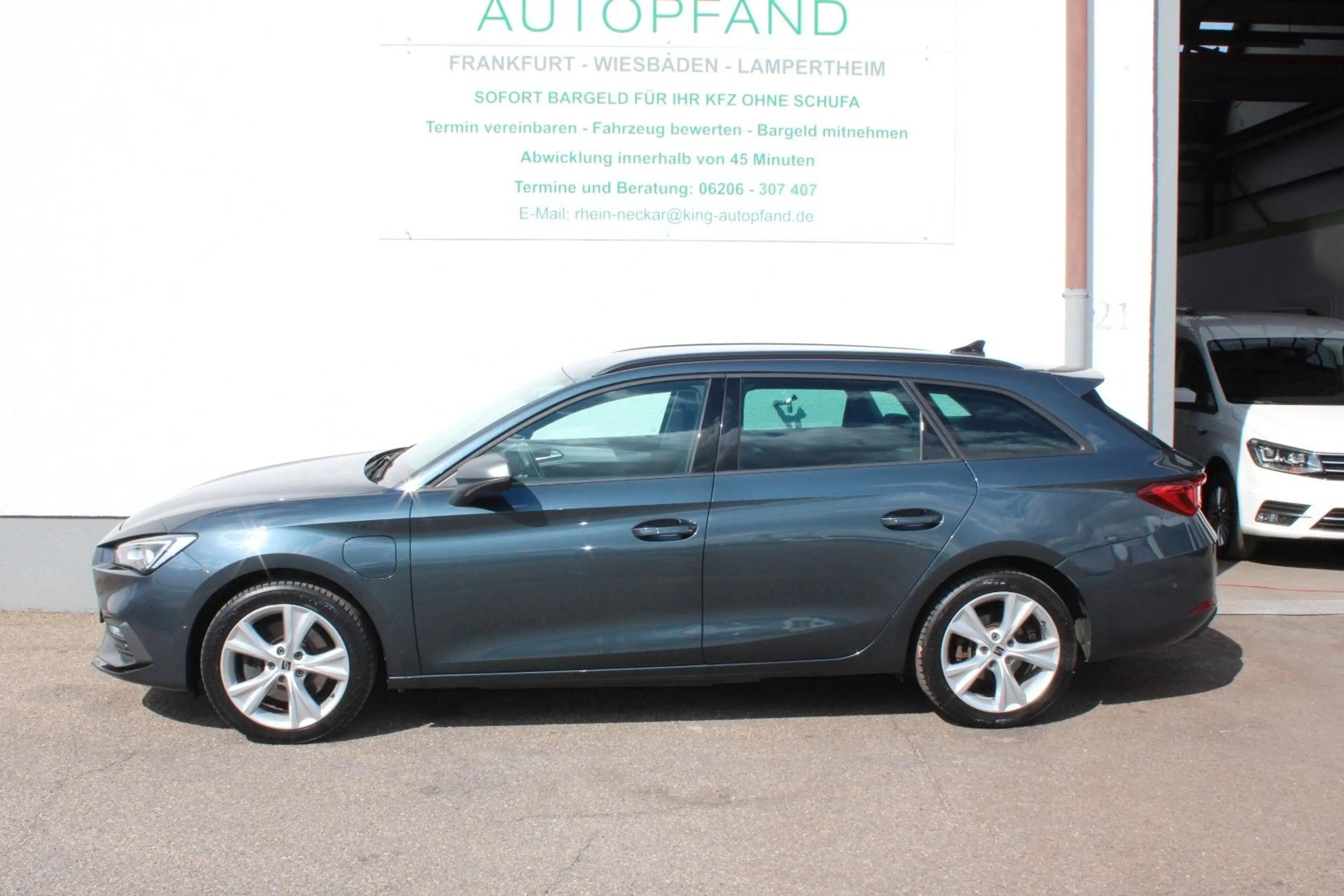 SEAT Leon 1.4 Sportstourer FR e-Hybrid Navi DSG PDC — photo 5