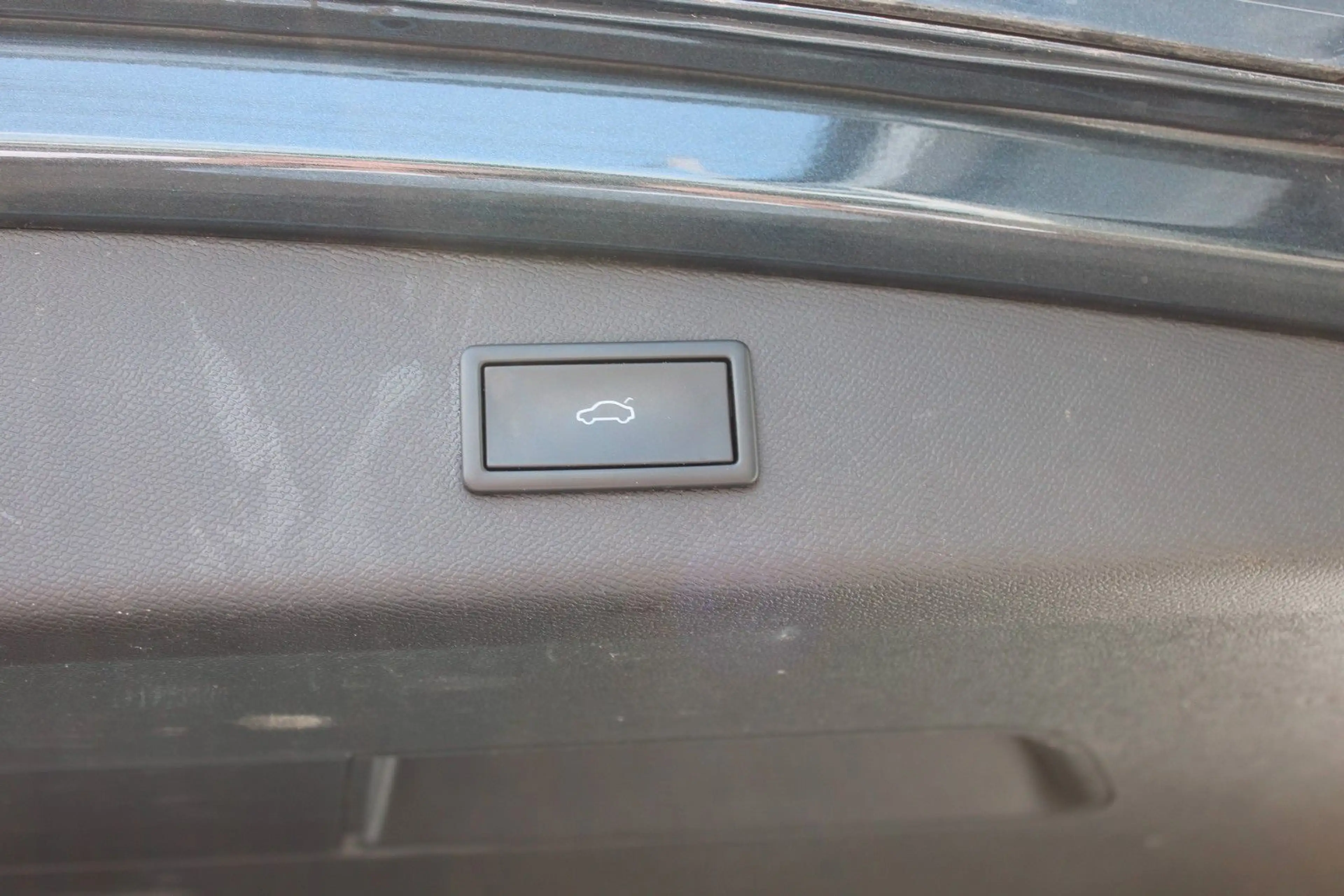SEAT Leon 1.4 Sportstourer FR e-Hybrid Navi DSG PDC — photo 10