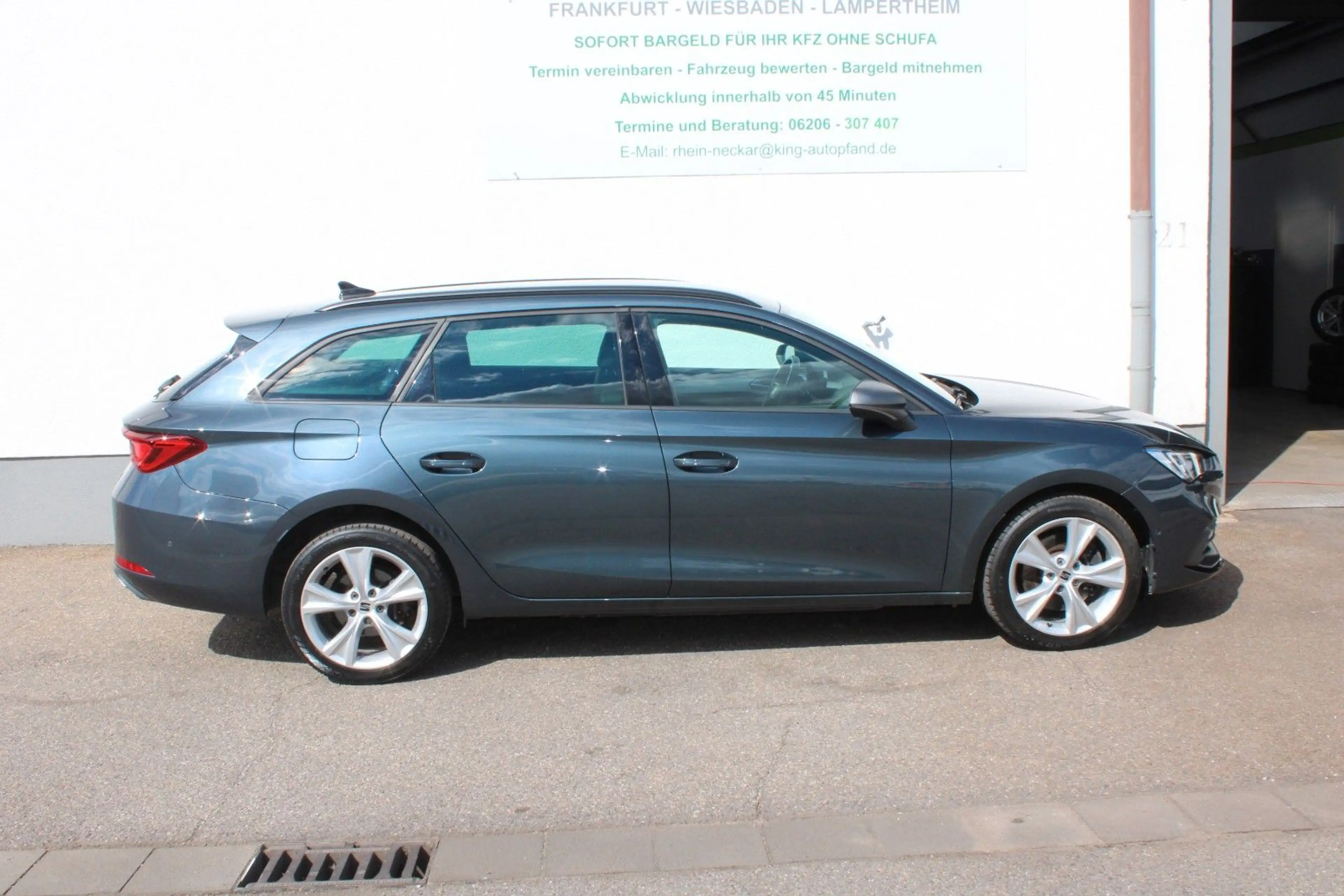 SEAT Leon 1.4 Sportstourer FR e-Hybrid Navi DSG PDC — photo 4