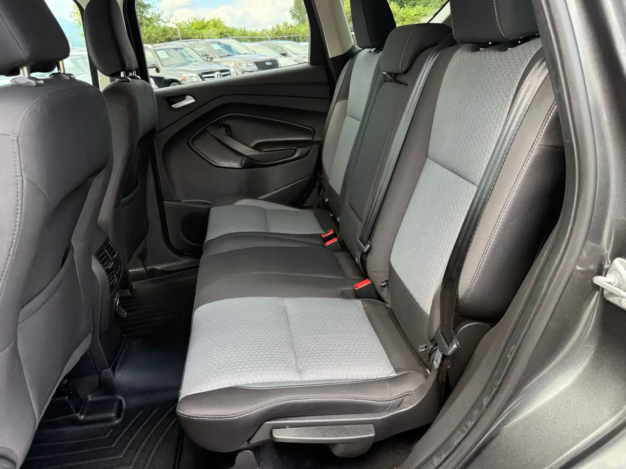 Ford Escape снимка Ford Escape