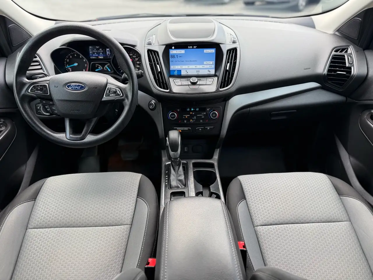 Ford Escape снимка Ford Escape