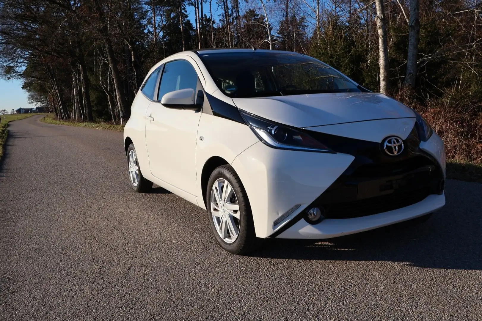 Toyota Aygo X Faltdach / 1Hand/ Scheckheft/Rückfahrkamera Weiß - 2
