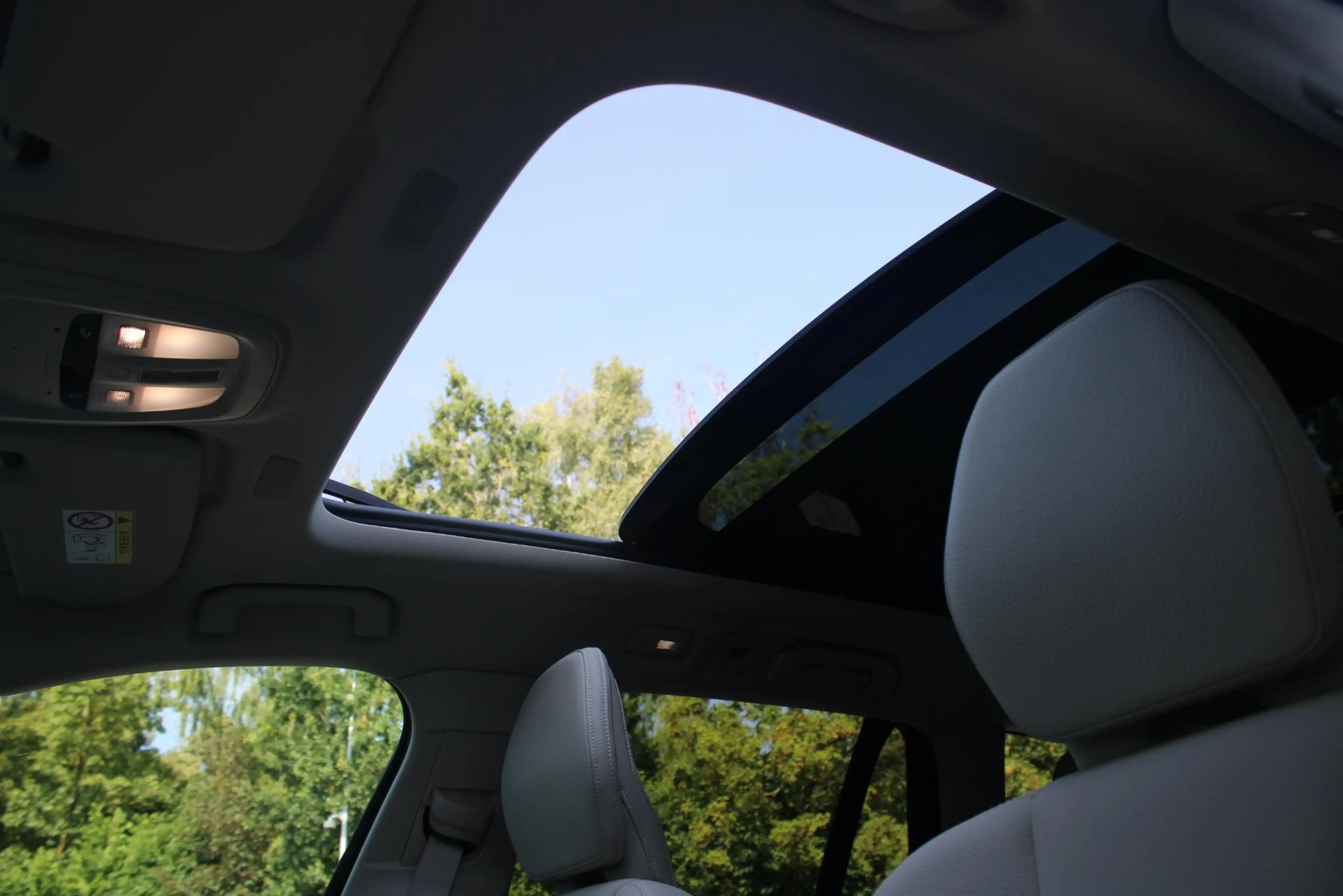 Volvo V60 Cross Country B5 AWD Pro | Adaptive Cruise & Pilot Assist | BLIS — photo 8