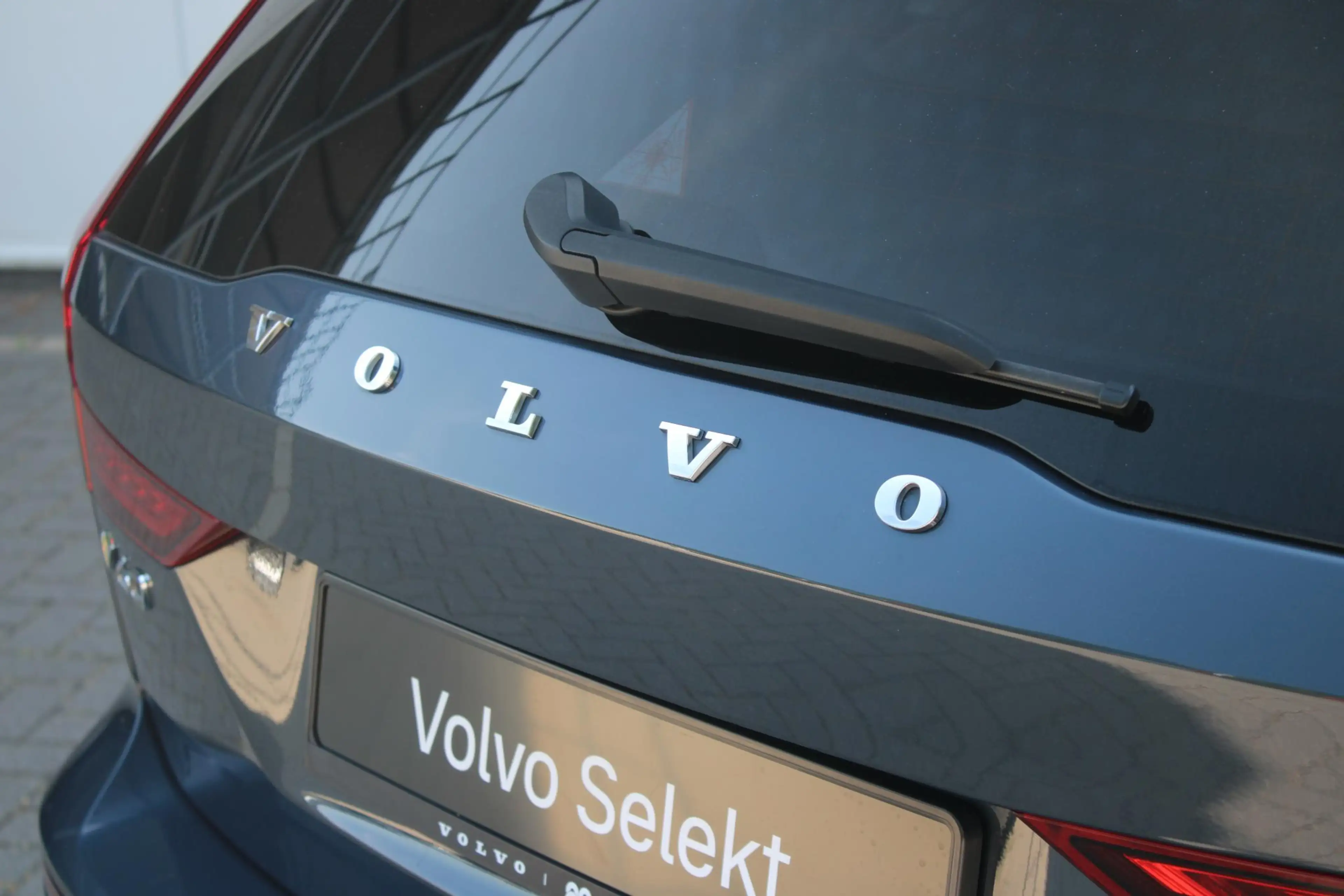 Volvo V60 Cross Country B5 AWD Pro | Adaptive Cruise & Pilot Assist | BLIS — photo 14