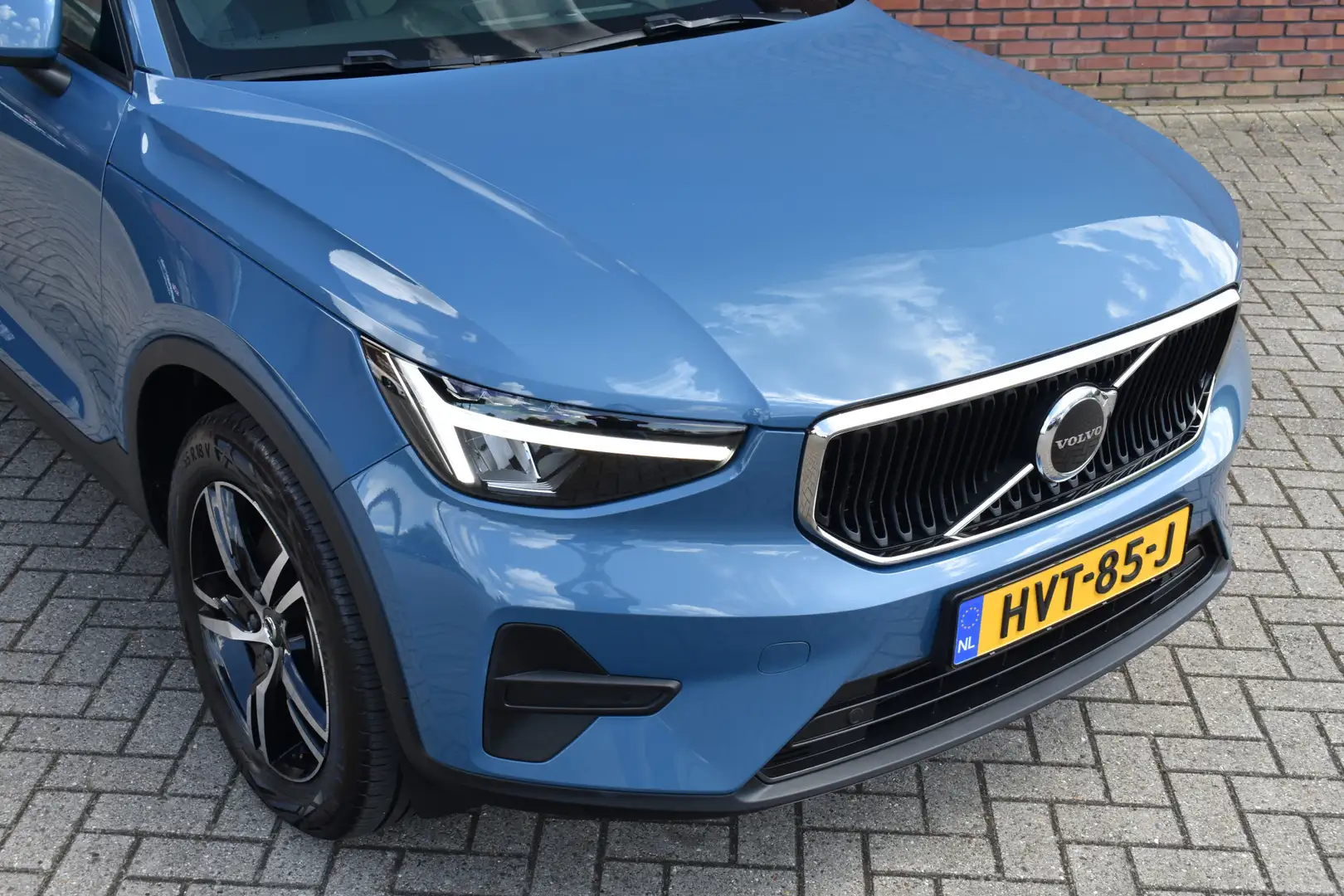 Volvo XC40 B3 177PK Automaat Core Blauw - 2