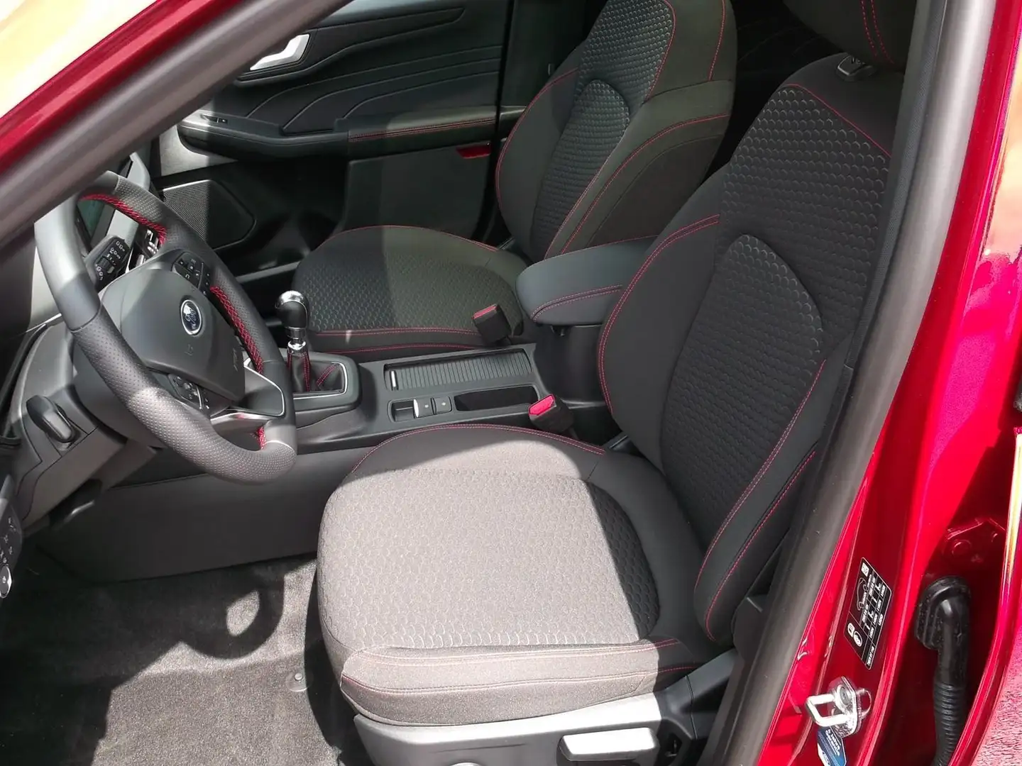 Ford Kuga ST-Line 1.5 AHK Panormadach LED DAB Tempomat Rouge - 2