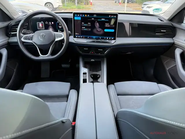 Volkswagen Passat view 12