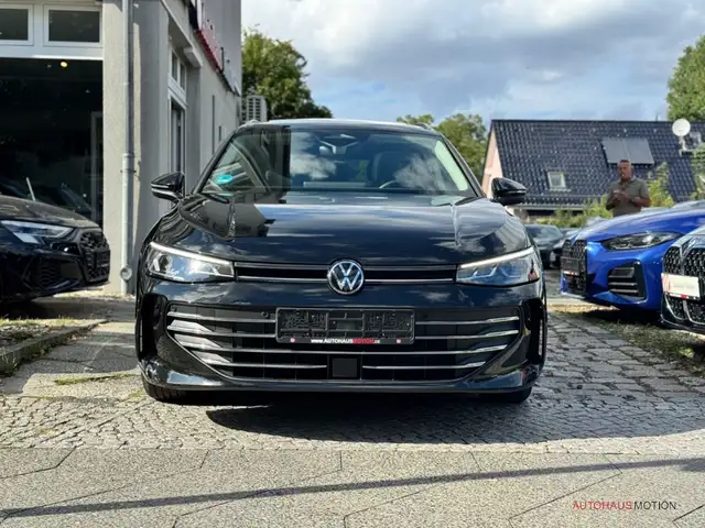 Volkswagen Passat view 3